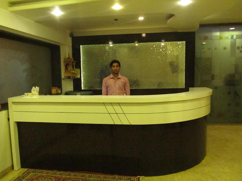 Hotel Sai Regency Daman Exteriör bild