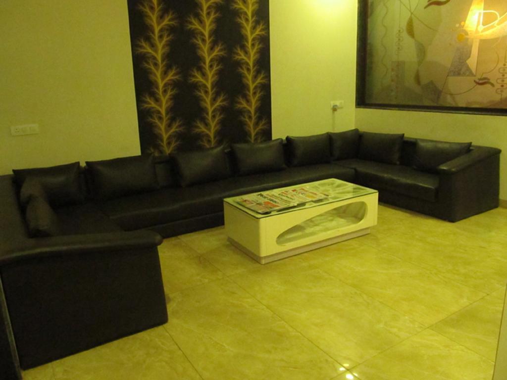 Hotel Sai Regency Daman Exteriör bild
