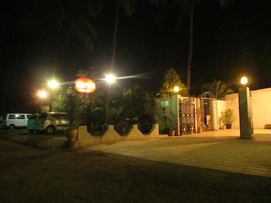 Hotel Sai Regency Daman Exteriör bild