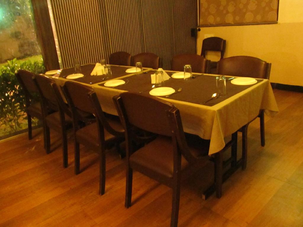 Hotel Sai Regency Daman Exteriör bild