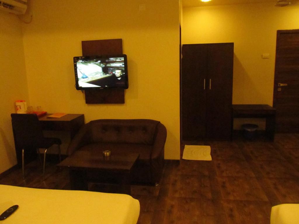 Hotel Sai Regency Daman Rum bild