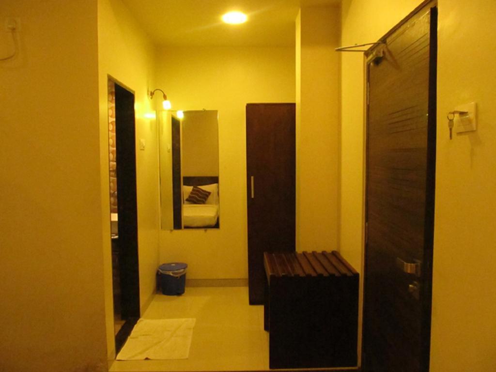 Hotel Sai Regency Daman Exteriör bild