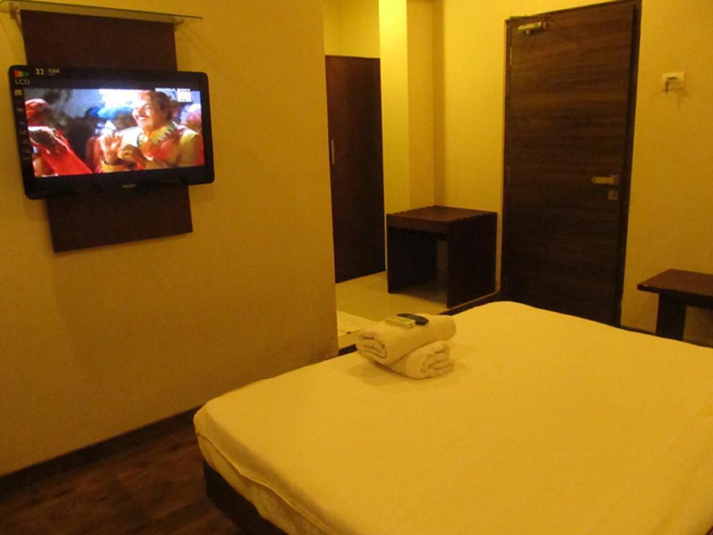 Hotel Sai Regency Daman Exteriör bild