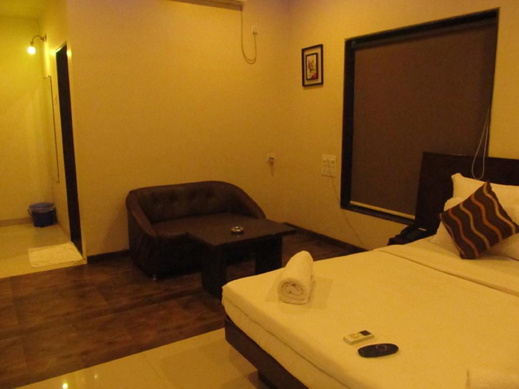 Hotel Sai Regency Daman Exteriör bild