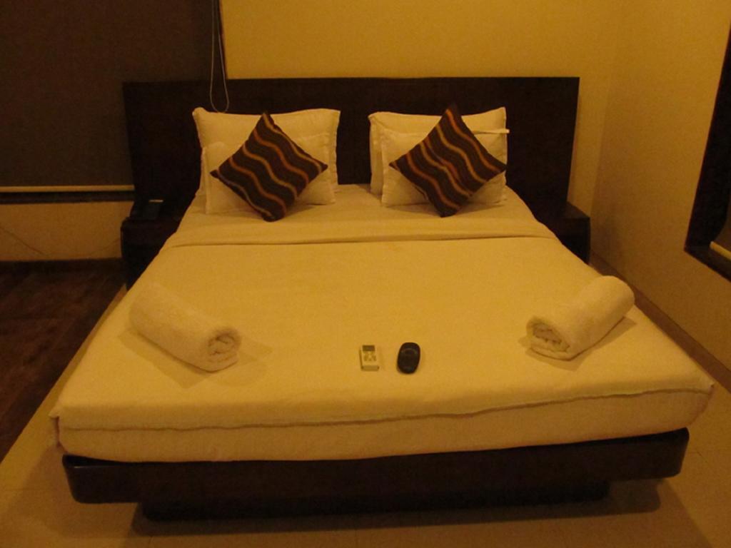 Hotel Sai Regency Daman Exteriör bild