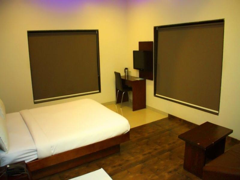Hotel Sai Regency Daman Exteriör bild
