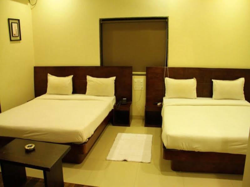 Hotel Sai Regency Daman Exteriör bild